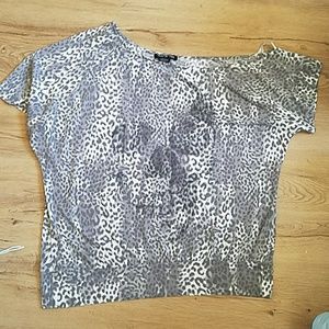 Off the shoulder tee